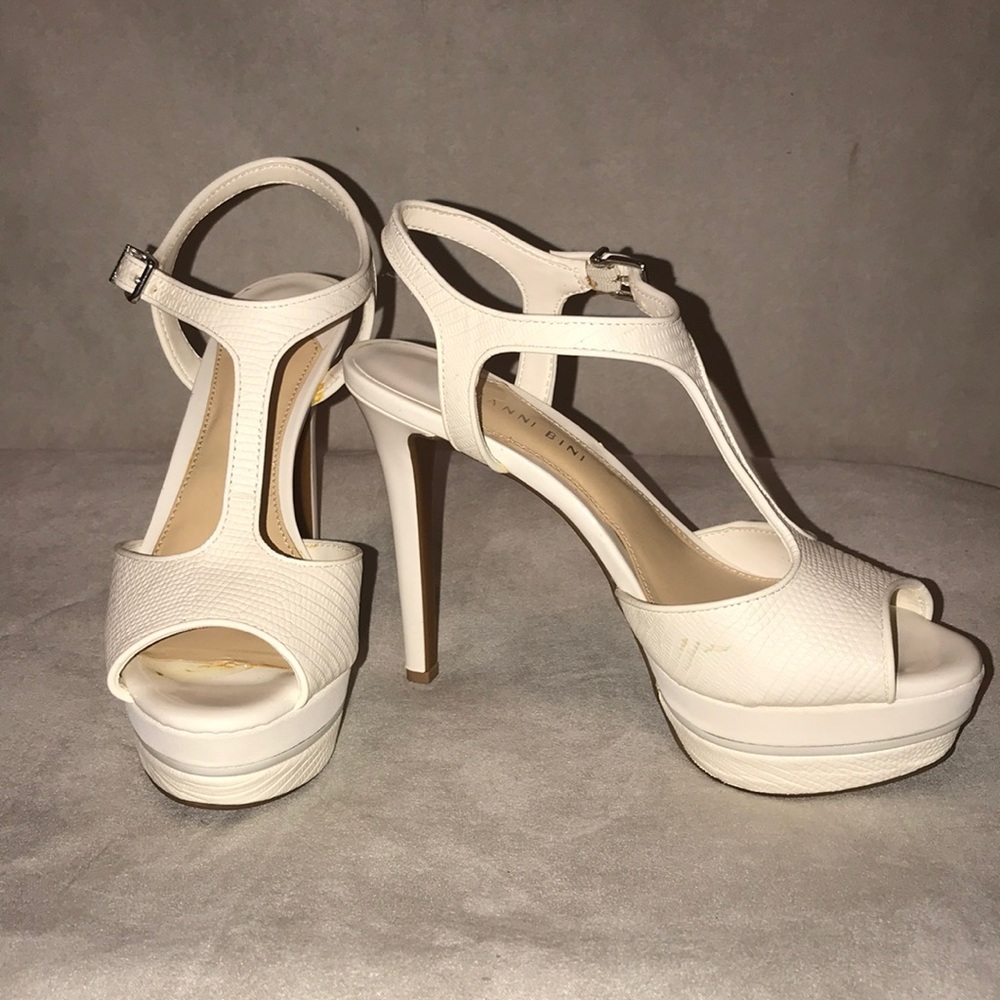 Gianni Bini white high heels